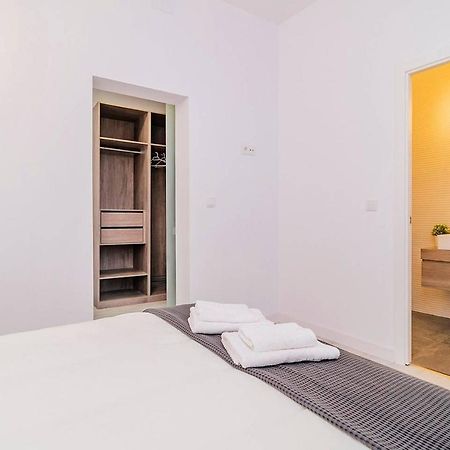 Apartment With Balconies In La Latina By Batuecas مدريد المظهر الخارجي الصورة
